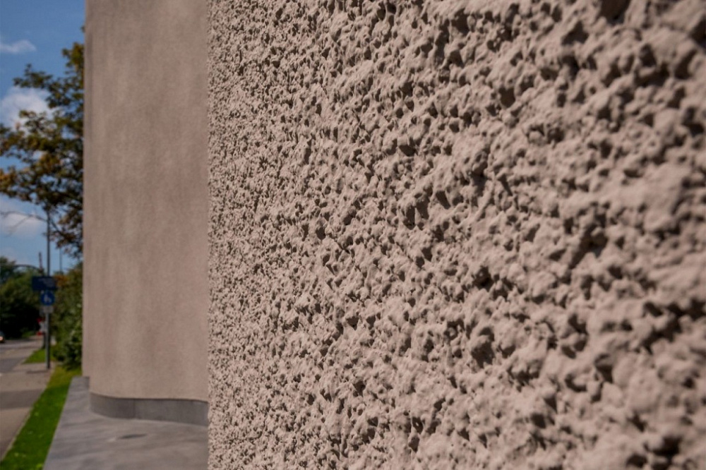 Декоративная штукатурка “Шуба” на фасаде